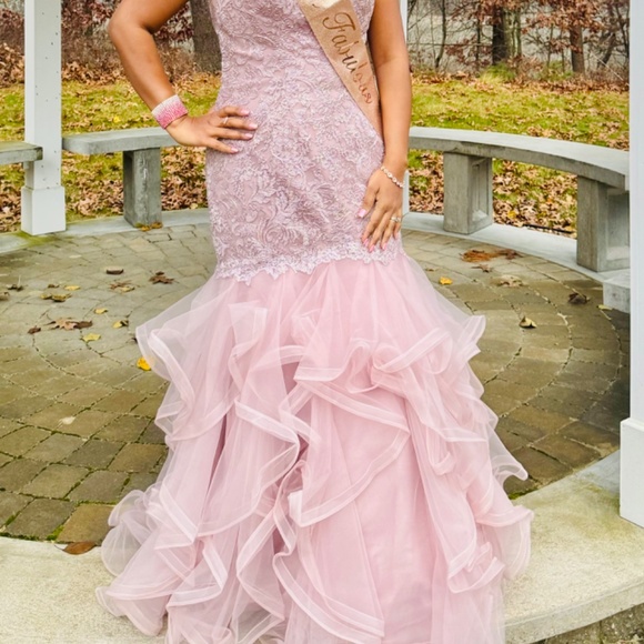 Doesn’t fit anymore. - Picture 5 of 5